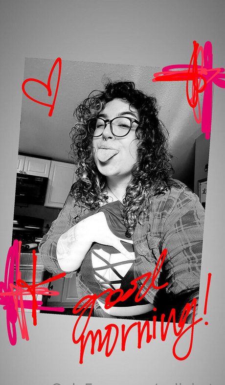 xolivia tv perfect star photo