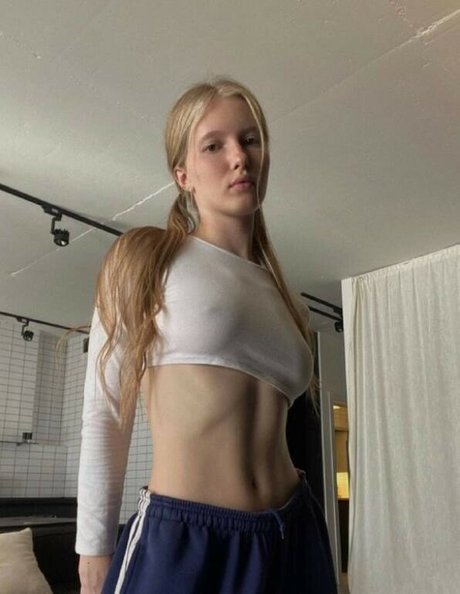 Alena Barhalenko model nude pic