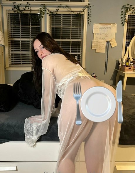 delaneyshort perfect actress image