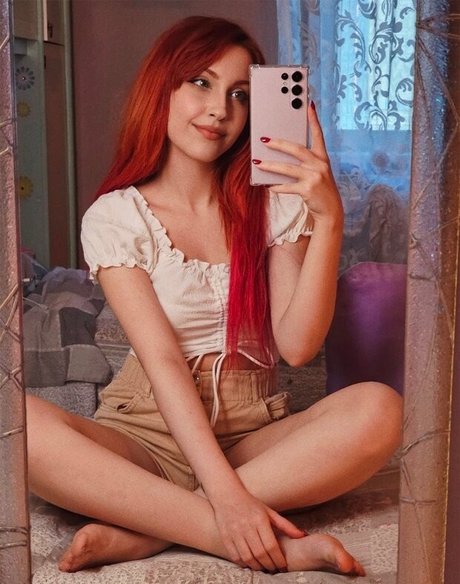 Mona Schon pornstar hd photos