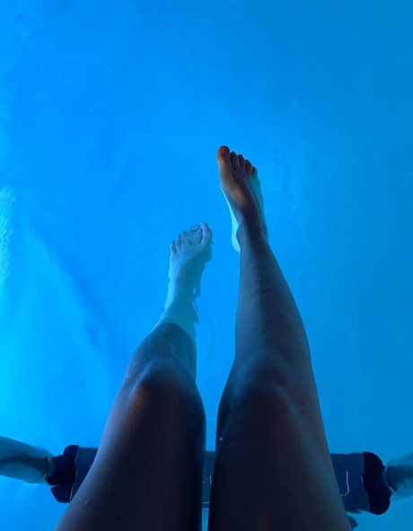 Mona Schon sex pornstar photo