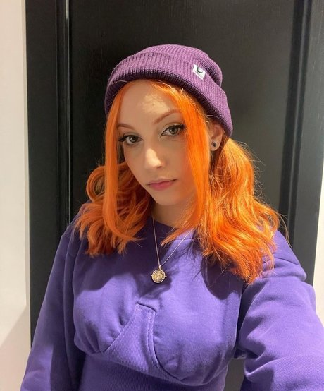 Mona Schon pornographic star image