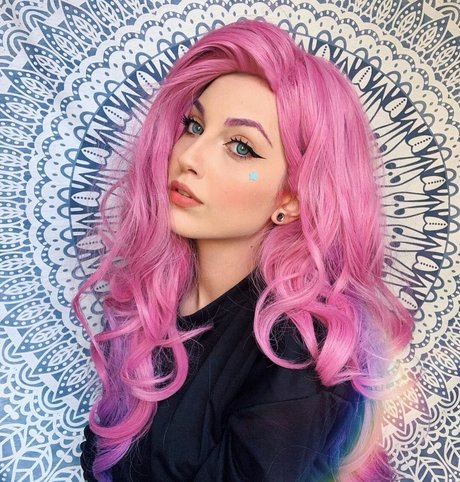 Mona Schon beautiful actress pics