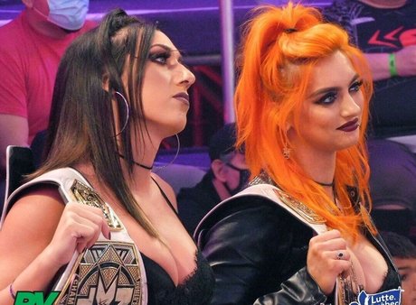 GiGi Dolan hot star archive