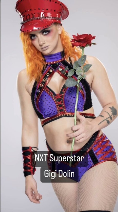 GiGi Dolan sex model img