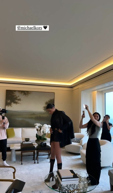 Ella Balinska pornographic model pics