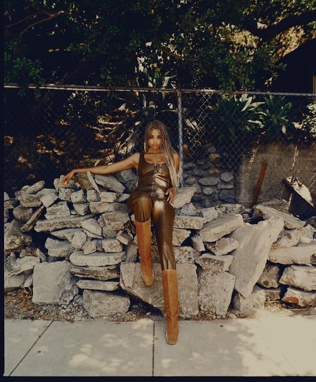 Ella Balinska top pornstar picture