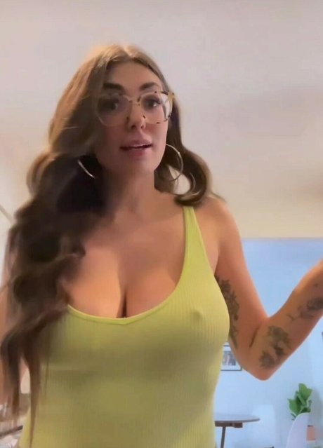 dailyvitaminb star nude photo