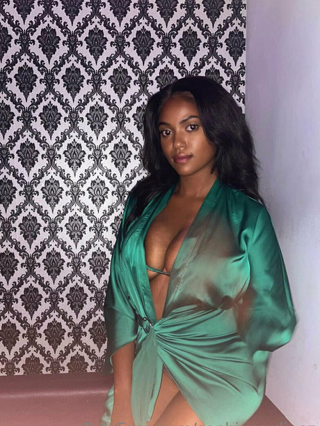 sophiacardinez free actress galleries