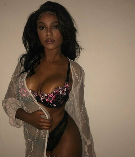 sophiacardinez star adult img