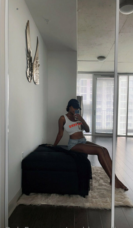 sophiacardinez naked actress pics