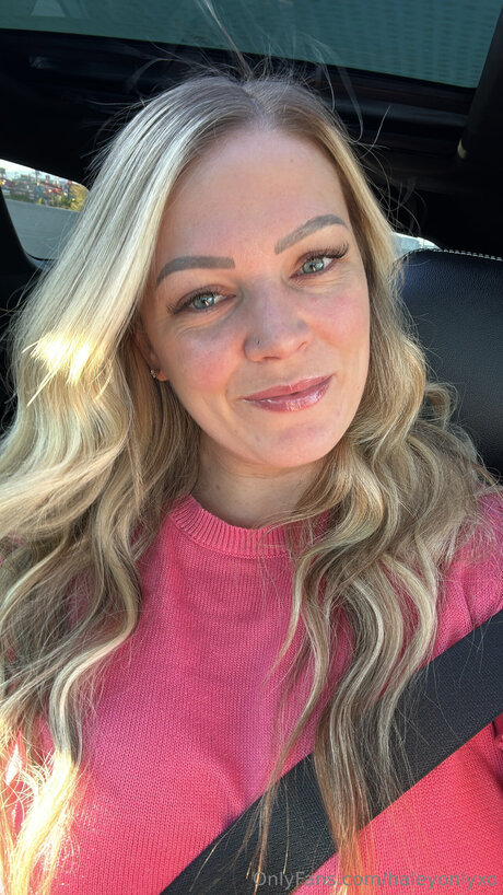 Haleyonlyxo pornstar nudes gallery