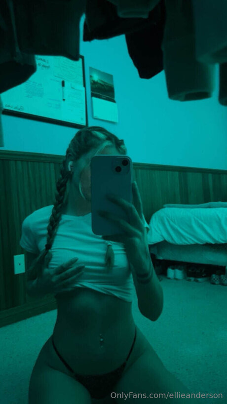 Ellieanderson model hd img