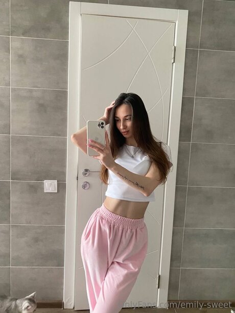 Emily Sweet erotic model picture