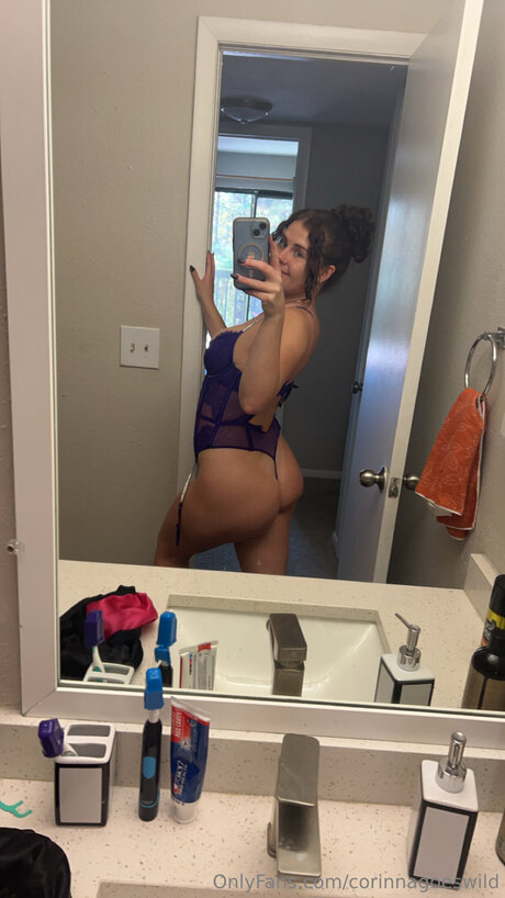 Corinnagoeswild pornstar erotic pic
