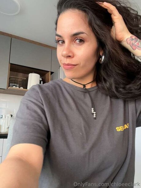 Chloeeclark nude model pictures