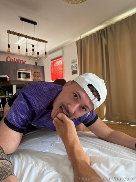 Buteurxl nude pornstar img