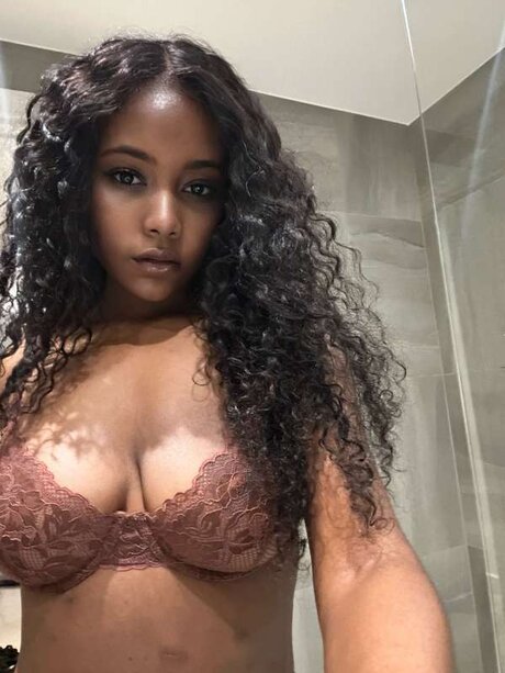 Belleafterdark naked actress photo