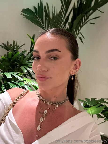 Bobbiesuxtv pornstar sexy images