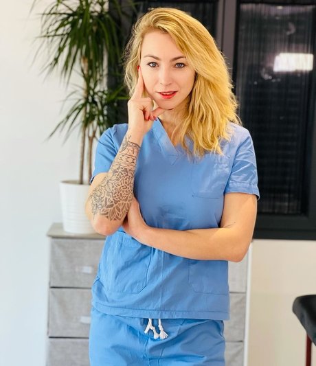 Elisa Calvi perfect pornstar pics