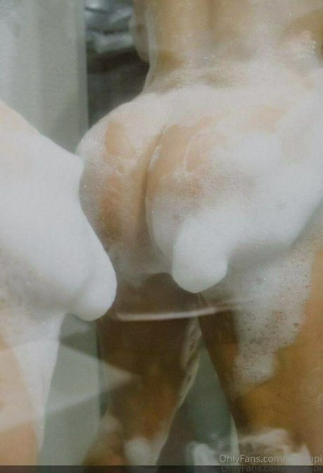 Thay Lupi star art pics