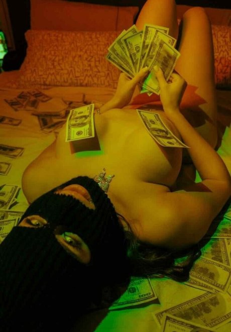 Thay Lupi pornographic model picture