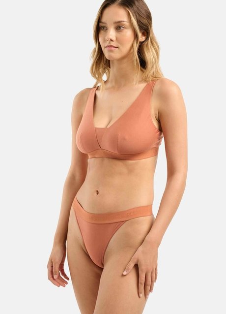 Nicola Cavanis actress archive