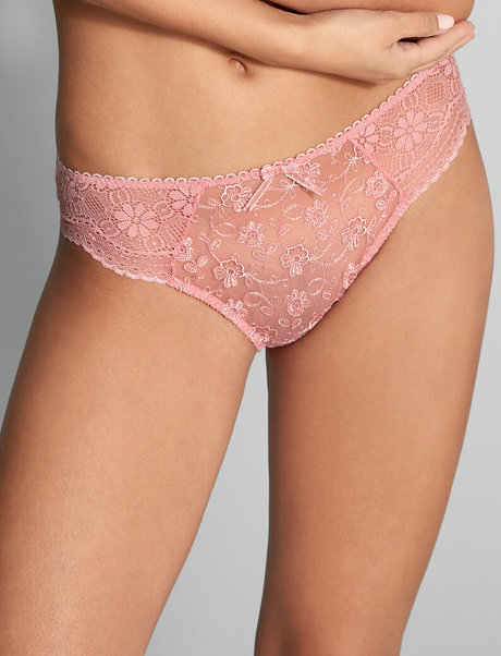 Nicola Cavanis sexy model pictures