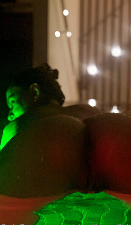 Nubia Oliver naked actress archive