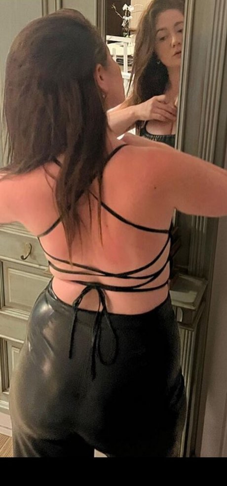 Emma Kenney top star pictures