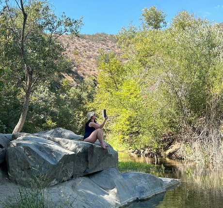 Emma Kenney star xxx picture