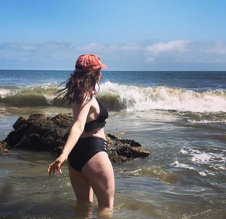 Emma Kenney pornstar top pictures