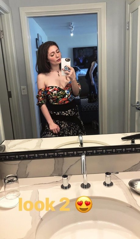 Emma Kenney perfect model photo