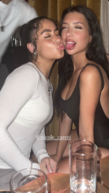 Merk Twain free model pic