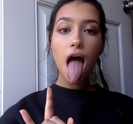 Merk Twain beautiful pornstar image