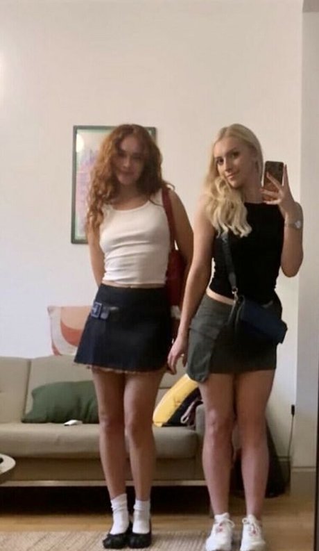 Olivia Cooke naked model picture