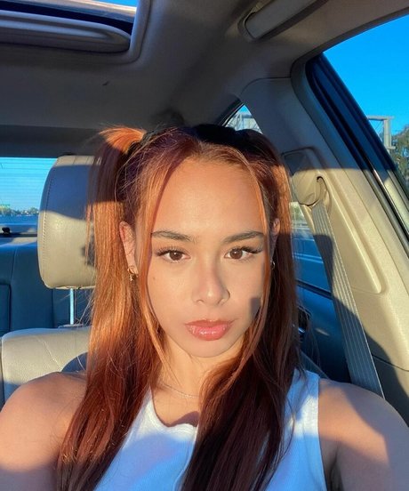 Buhnny top star photo