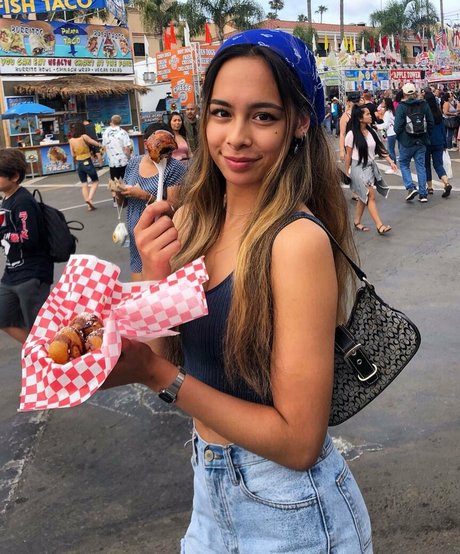 Buhnny exclusive pornstar photo