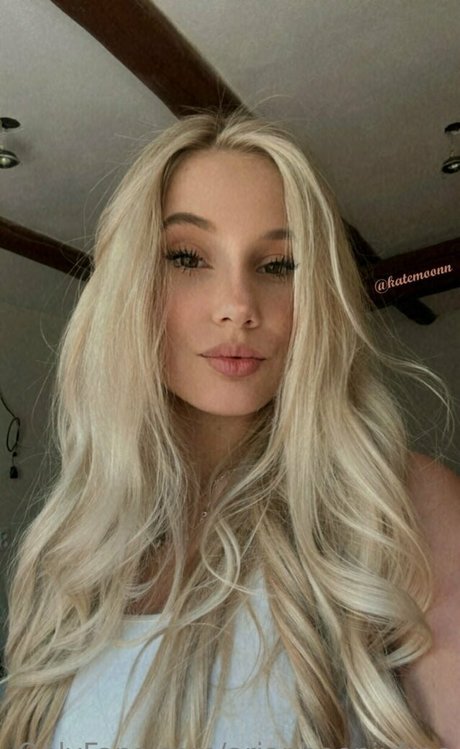 ariaphoenixfree porn model gallery