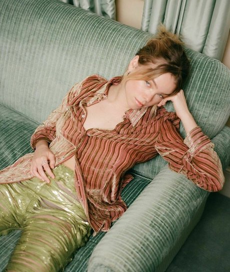 Milly Alcock pretty pornstar pic