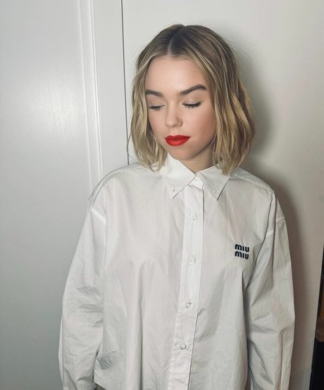 Milly Alcock best model photos