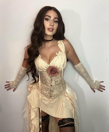 Palmbee star nude pics