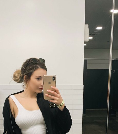 Palmbee beautiful actress images