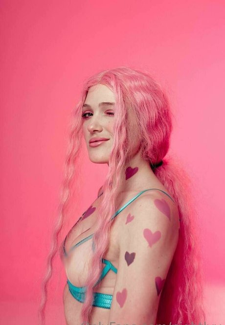 Nightlyy hot pornstar pictures