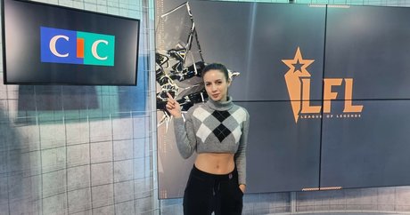 Laure Valee nude actress photo