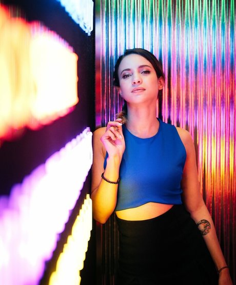 Laure Valee star nude image