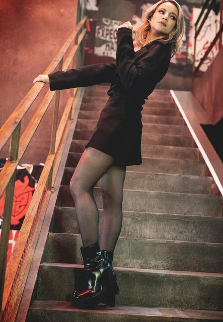 Laure Valee pornstar sexy pic