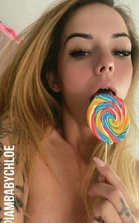 bustylola model pretty picture