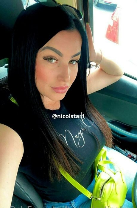 tinavalentinafree hot star image