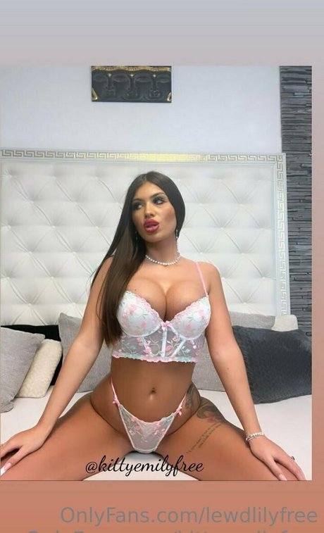 lewdlilyfree star porn pictures